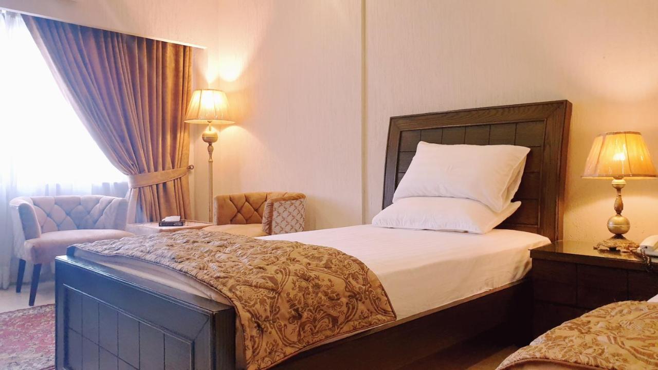 Hotel Grand Arena ラーワルピンディー エクステリア 写真